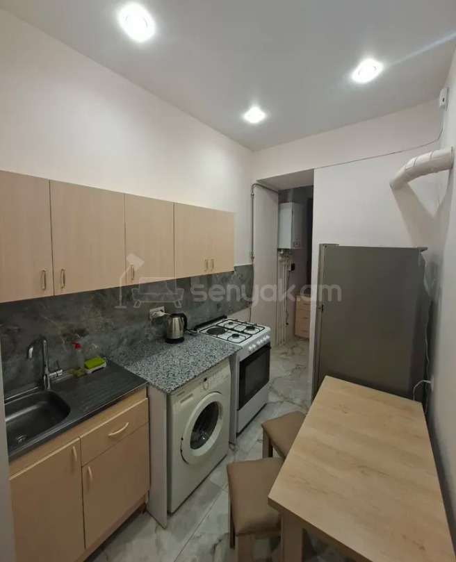 2 Սենյականոց Բնակարան Քարե Շենքում, 65քմ, 2/4 հարկ, Կապիտալ Վերանորոգված, Կահավորված, Արևկող