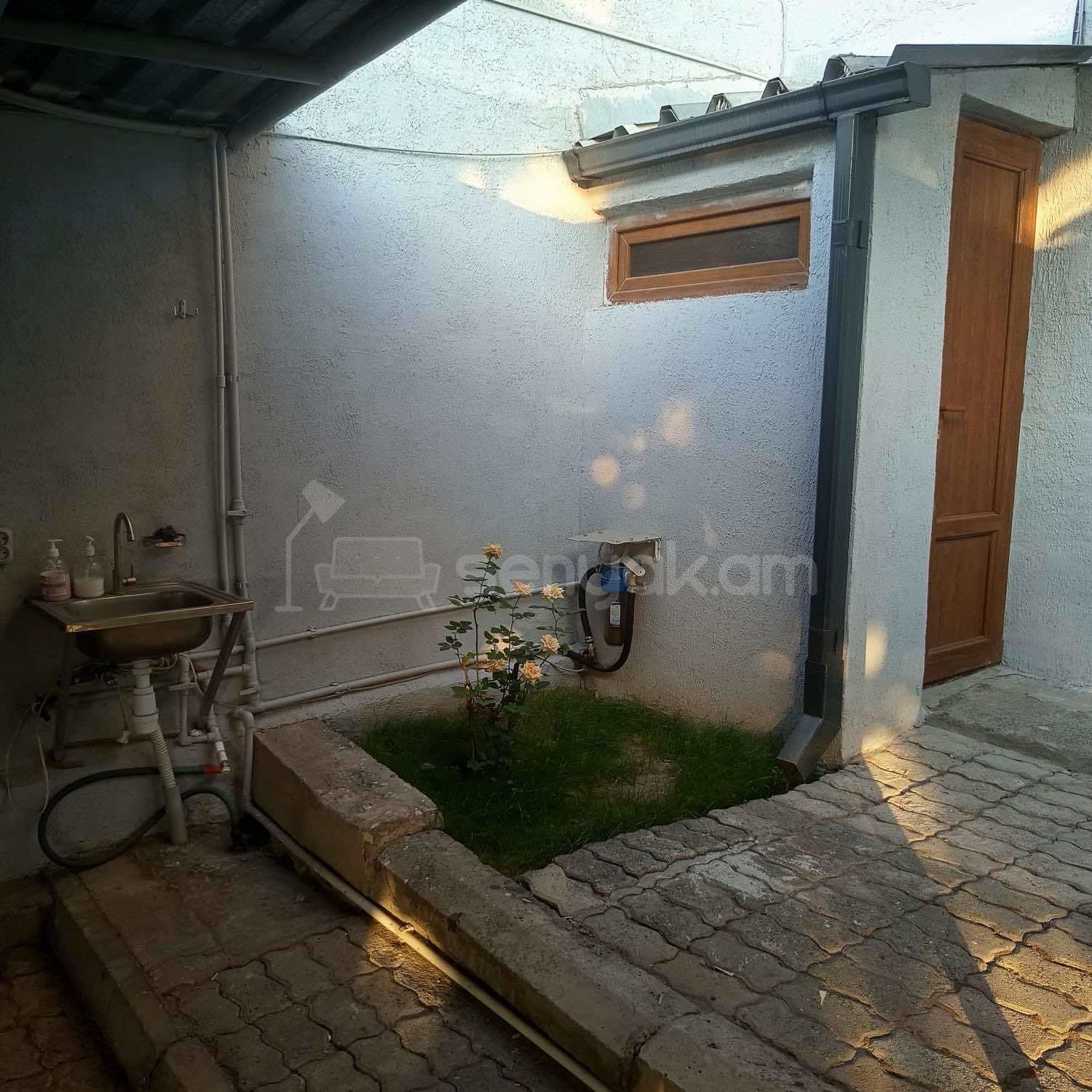 4 Սենյականոց Սեփական Տուն, 130քմ, Կապիտալ Վերանորոգված