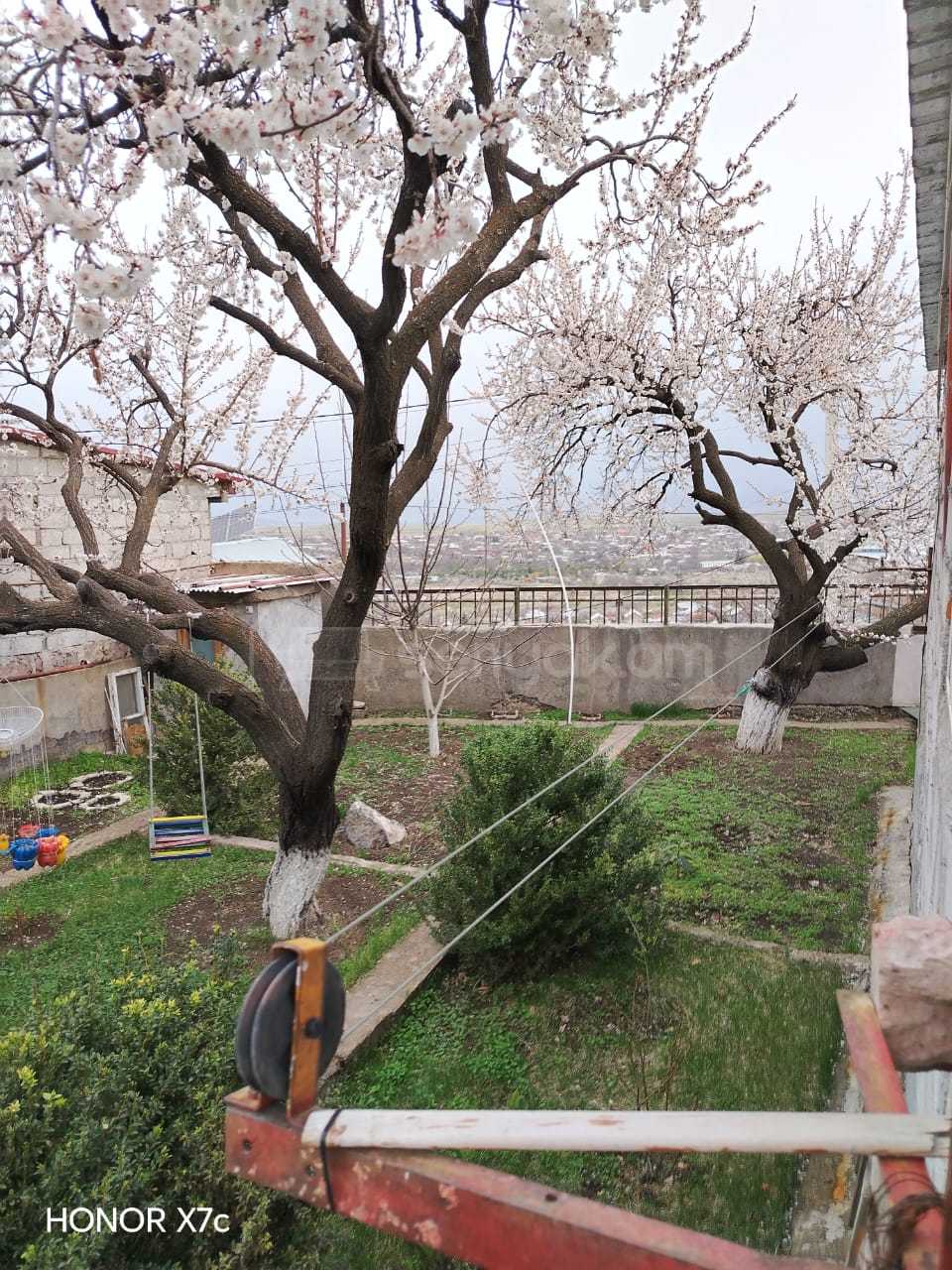 3 Սենյականոց Ամառանոց, 750քմ, Լողավազանով