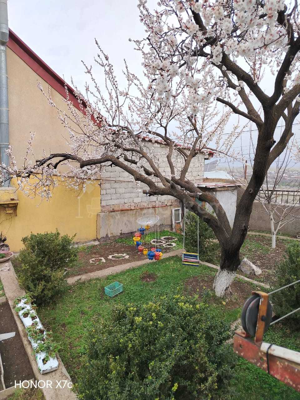 3 Սենյականոց Ամառանոց, 750քմ, Լողավազանով