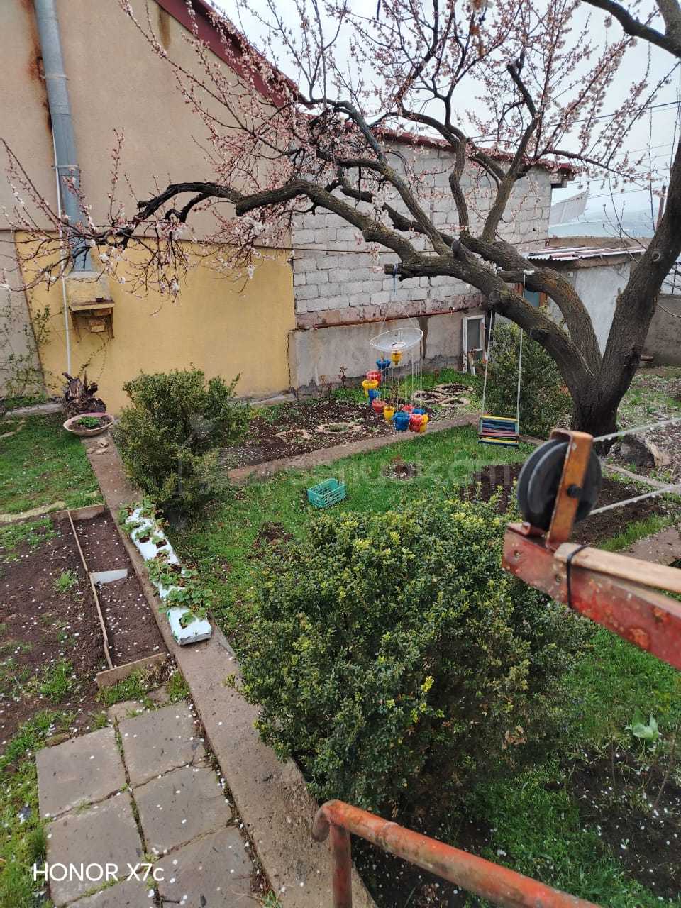 3 Սենյականոց Ամառանոց, 750քմ, Լողավազանով