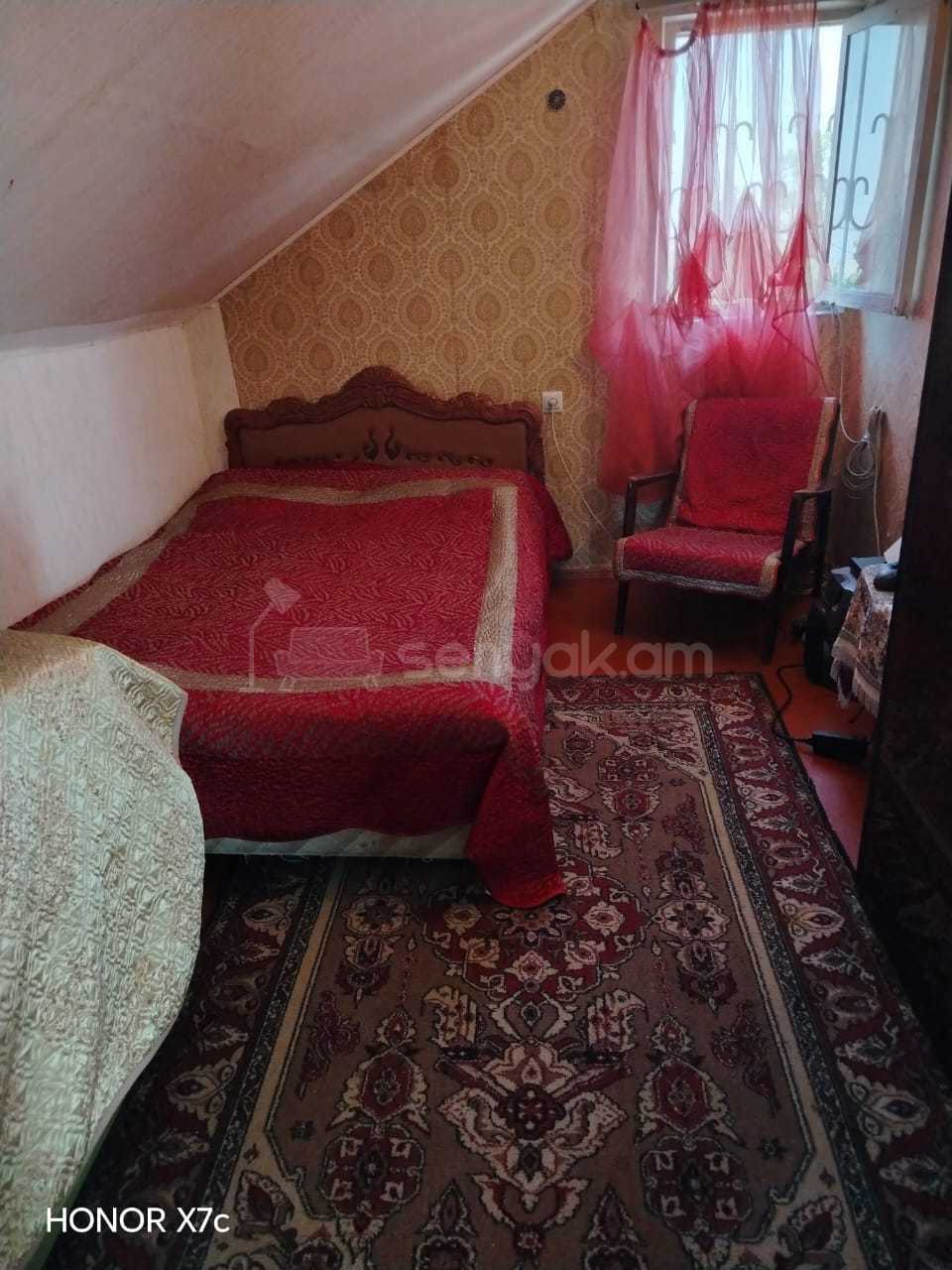 3 Սենյականոց Ամառանոց, 750քմ, Լողավազանով