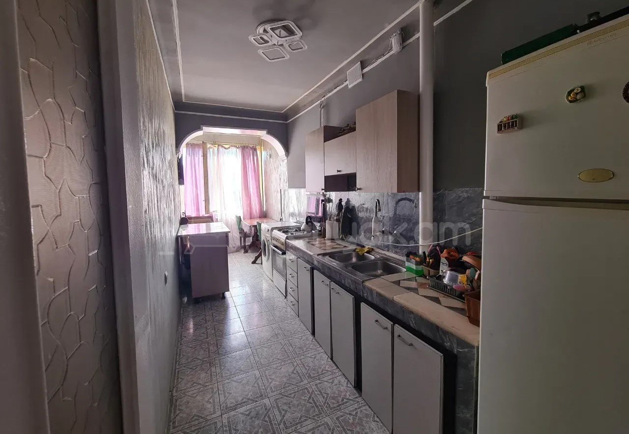 4 Սենյականոց Բնակարան Քարե Շենքում, 98քմ, 2/5 հարկ, Նորմալ Վիճակում