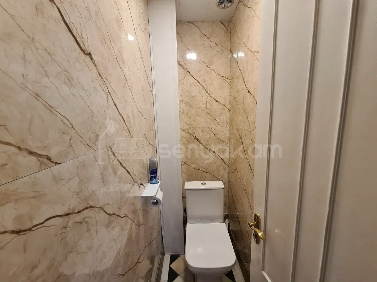 4 Սենյականոց Բնակարան Քարե Շենքում, 98քմ, 2/5 հարկ, Նորմալ Վիճակում