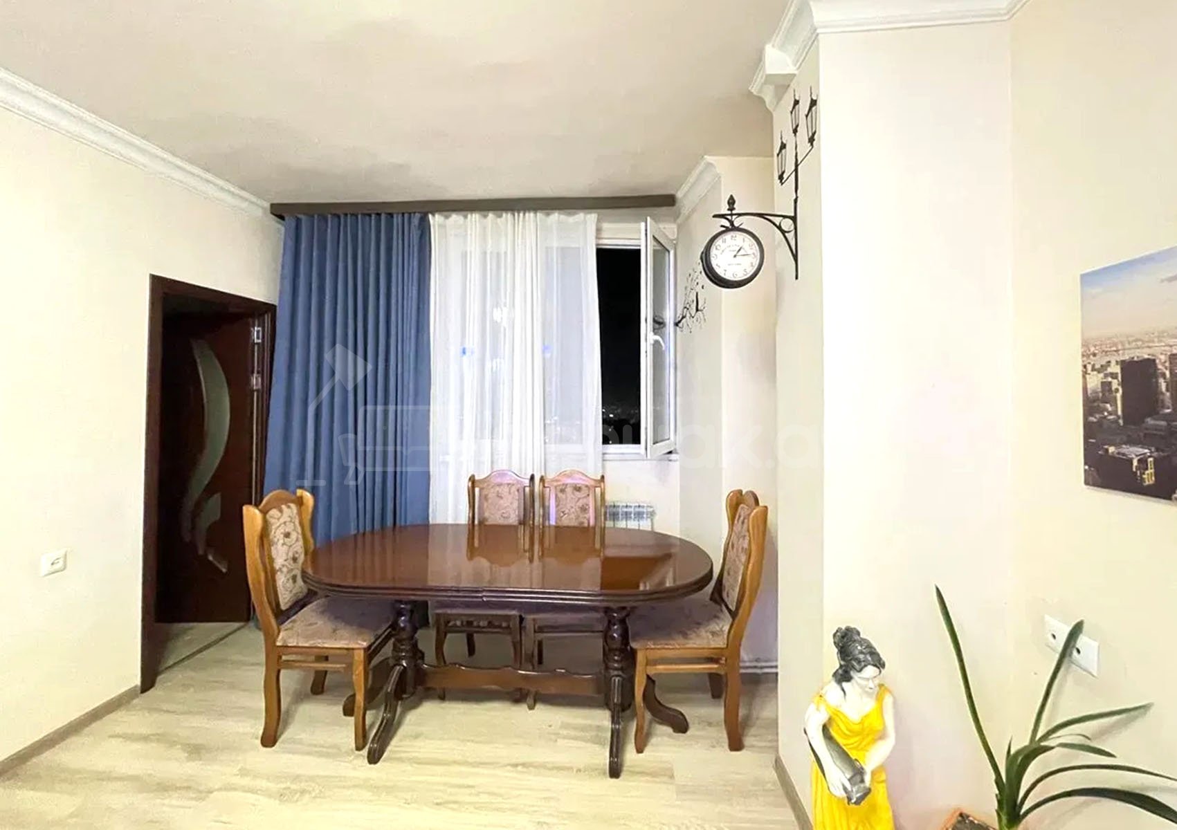 4 Սենյականոց Բնակարան, 93քմ, 10/16 հարկ, Դիզայներական Վերանորոգված