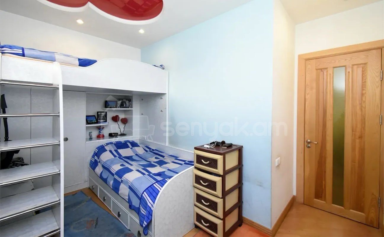 2 Սենյականոց Բնակարան Քարե Շենքում, 68քմ, 3/5 հարկ, Կապիտալ Վերանորոգված