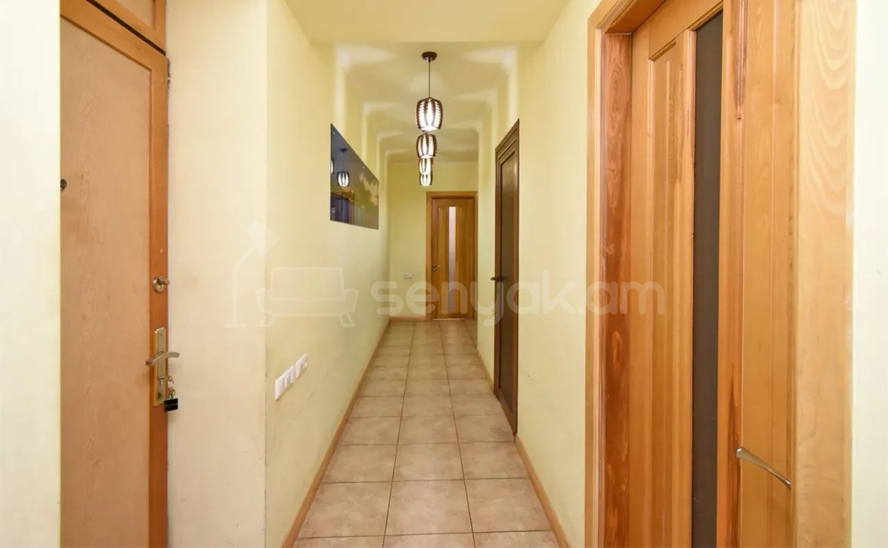 2 Սենյականոց Բնակարան Քարե Շենքում, 68քմ, 3/5 հարկ, Կապիտալ Վերանորոգված