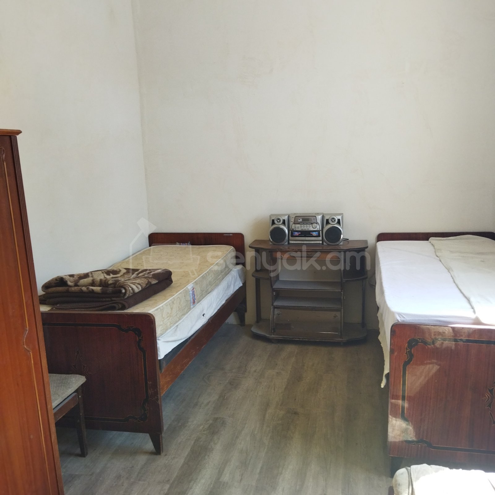 3 Սենյականոց Սեփական Տուն, 1000քմ, Կոսմետիկ Վերանորոգված, Կահավորված