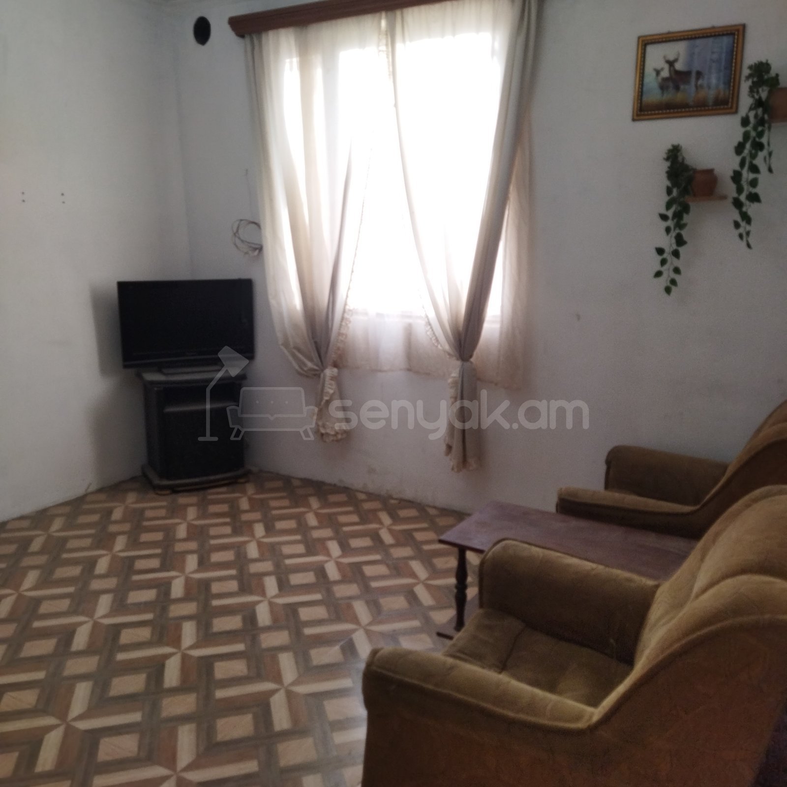 3 Սենյականոց Սեփական Տուն, 1000քմ, Կոսմետիկ Վերանորոգված, Կահավորված