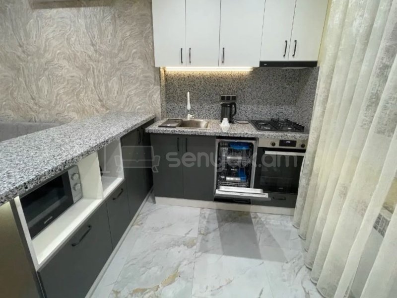 3 Սենյականոց Բնակարան, 67քմ, 2/10 հարկ, Դիզայներական Վերանորոգված, Կահավորված, Արևկող