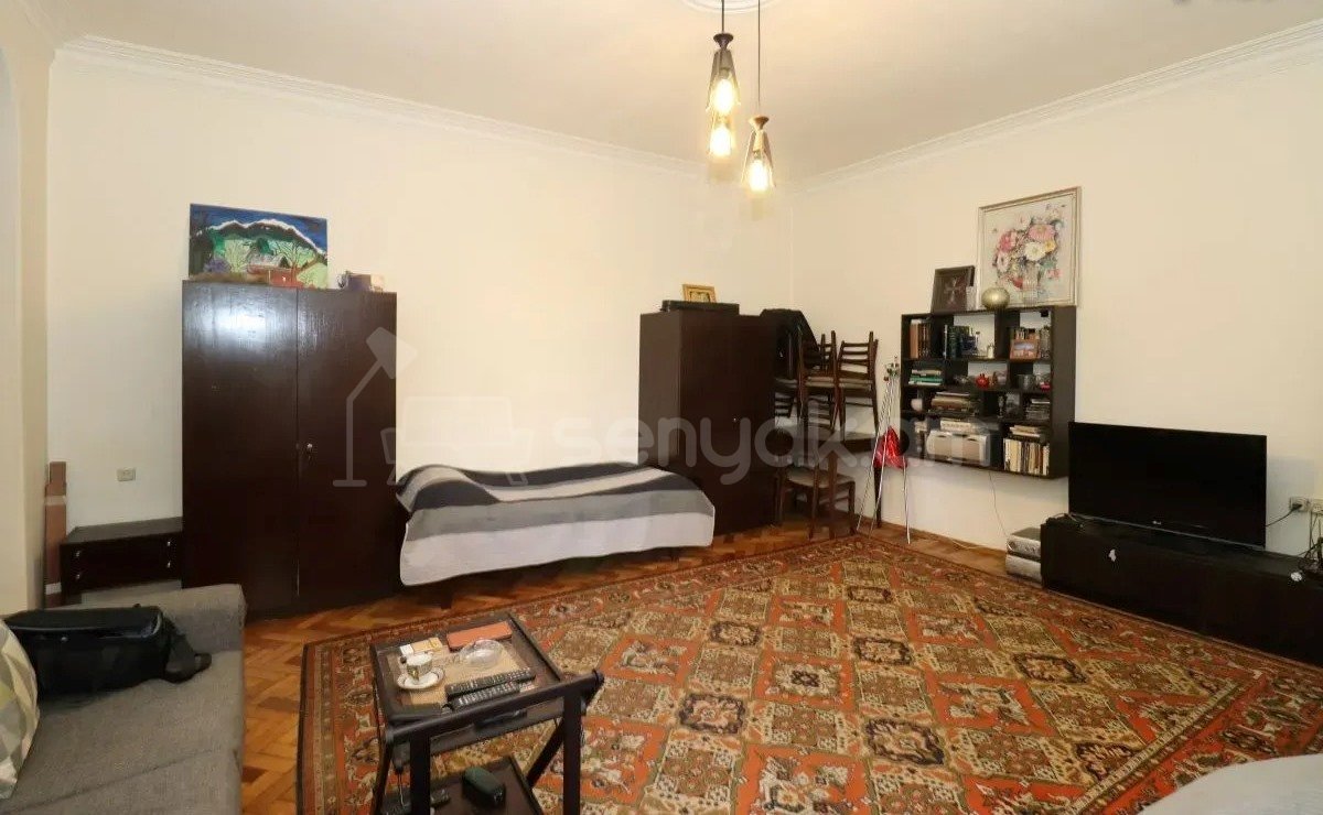 1 Սենյականոց Բնակարան Քարե Շենքում, 43քմ, 3/4 հարկ, Նորմալ Վիճակում