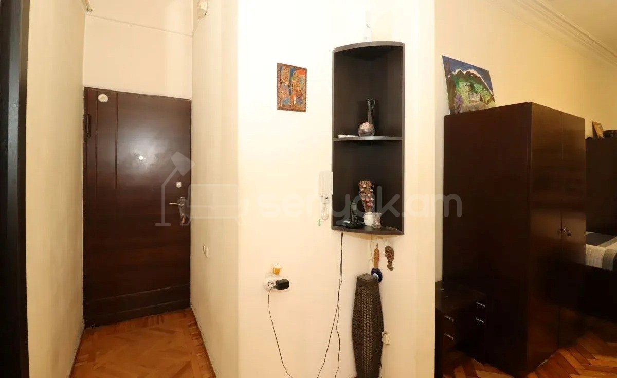 1 Սենյականոց Բնակարան Քարե Շենքում, 43քմ, 3/4 հարկ, Նորմալ Վիճակում