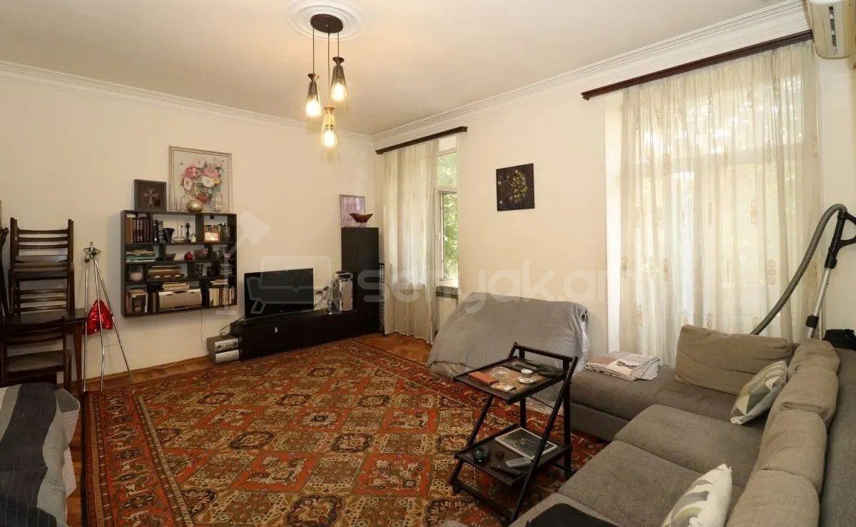 1 Սենյականոց Բնակարան Քարե Շենքում, 43քմ, 3/4 հարկ, Նորմալ Վիճակում