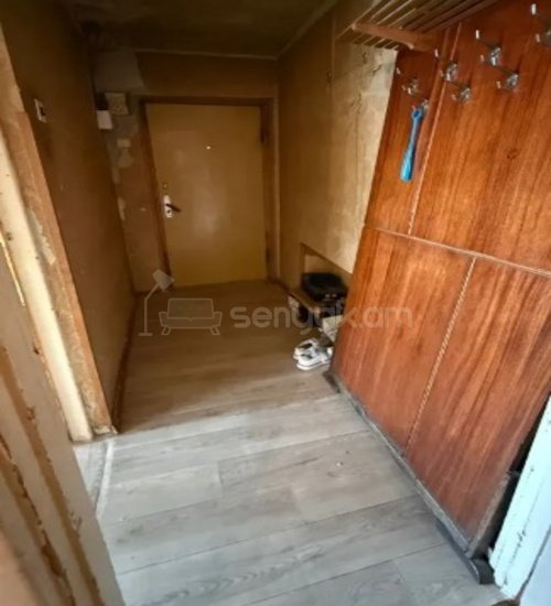 3 Սենյականոց Բնակարան Քարե Շենքում, 71քմ, 2/4 հարկ, Պետական Վիճակում