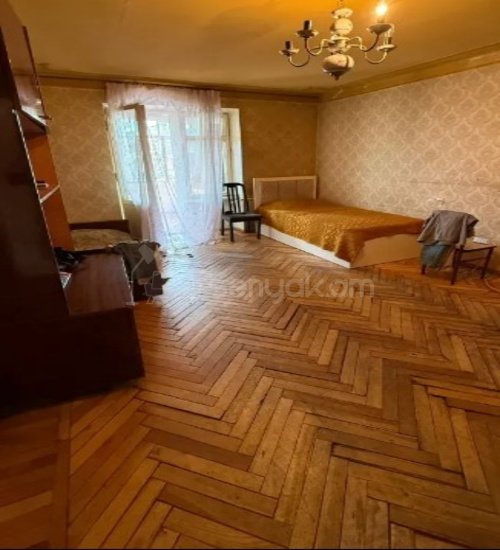 3 Սենյականոց Բնակարան Քարե Շենքում, 71քմ, 2/4 հարկ, Պետական Վիճակում