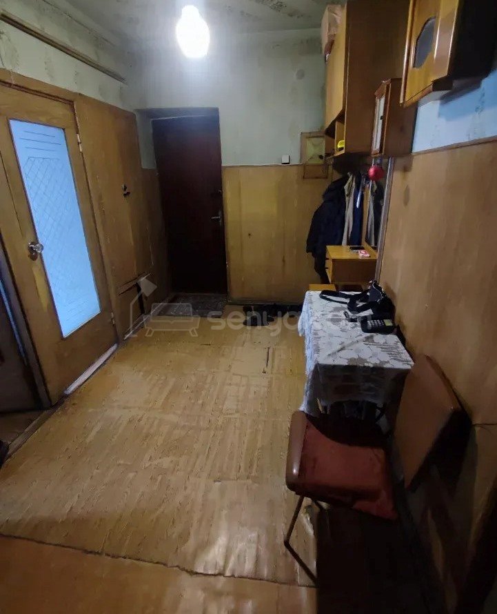 3 Սենյականոց Բնակարան Քարե Շենքում, 79քմ, 2/5 հարկ, Պետական Վիճակում