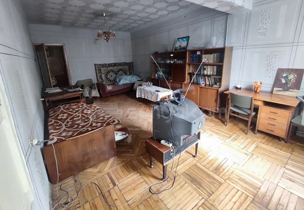 3 Սենյականոց Բնակարան Քարե Շենքում, 79քմ, 2/5 հարկ, Պետական Վիճակում