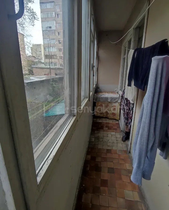 3 Սենյականոց Բնակարան Քարե Շենքում, 79քմ, 2/5 հարկ, Պետական Վիճակում