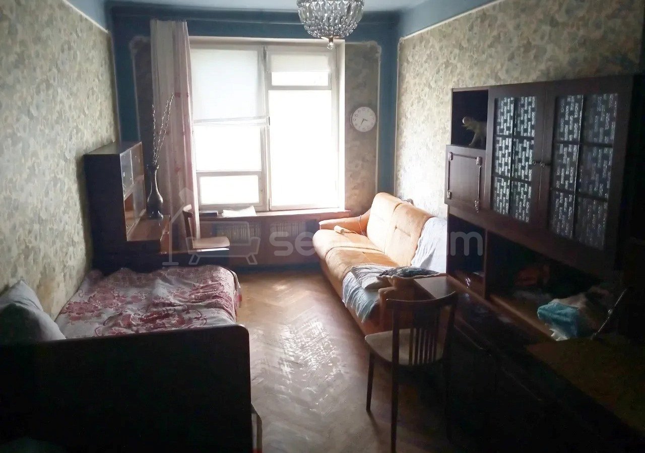 4 Սենյականոց Բնակարան Քարե Շենքում, 134քմ, 3/5 հարկ, Պետական Վիճակում