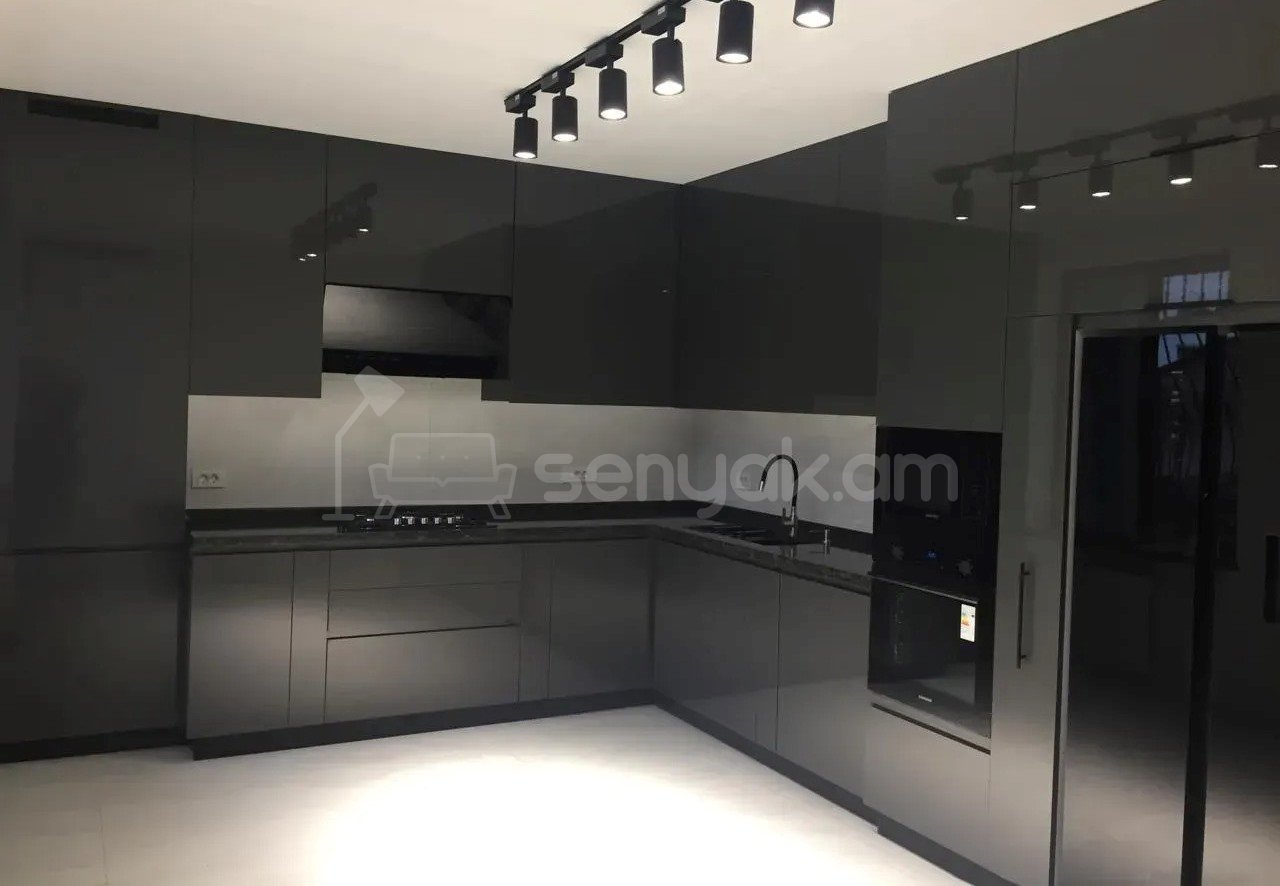 5 Սենյականոց Բնակարան Նորակառույց Քարե Շենքում, 161քմ, 2/5 հարկ, Կապիտալ Վերանորոգված