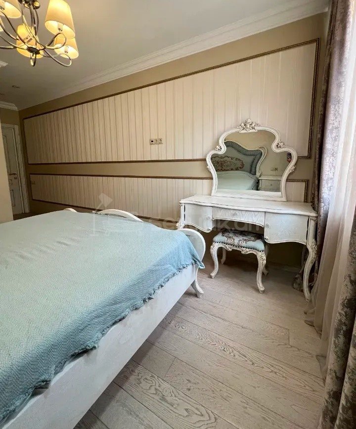 3 Սենյականոց Բնակարան Քարե Շենքում, 76քմ, 2/7 հարկ, Կապիտալ Վերանորոգված