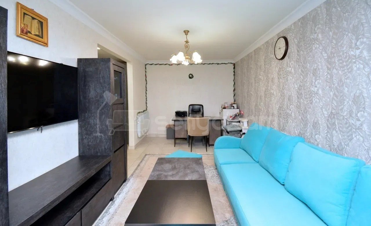 2 Սենյականոց Բնակարան Քարե Շենքում, 52քմ, 2/4 հարկ, Կապիտալ Վերանորոգված