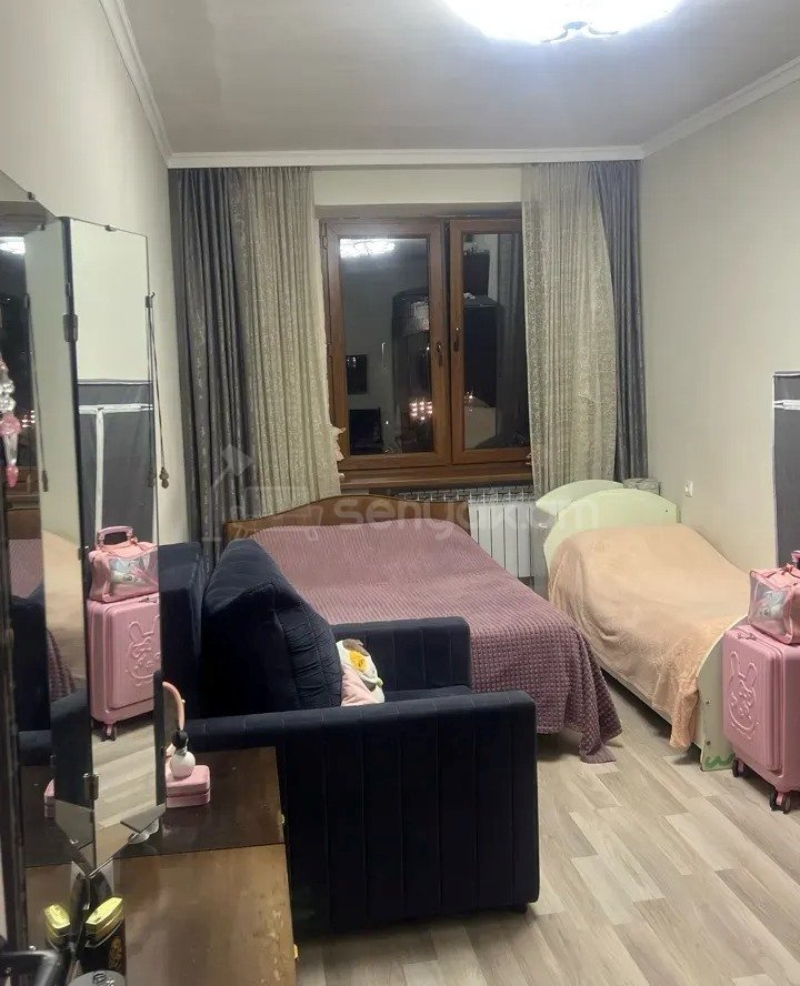 2 Սենյականոց Բնակարան Քարե Շենքում, 59քմ, 5/5 հարկ, Կապիտալ Վերանորոգված