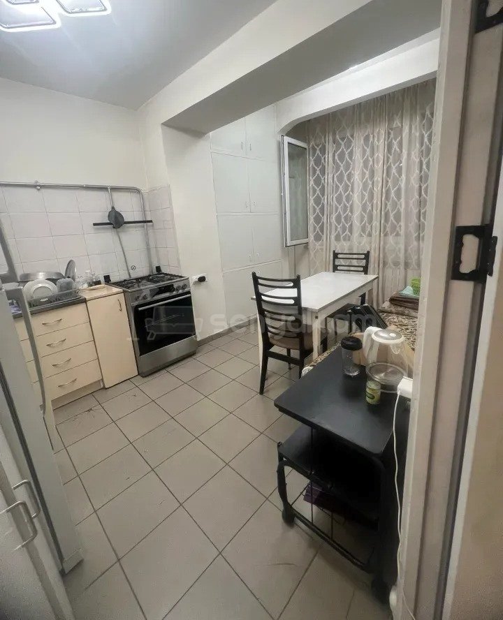 2 Սենյականոց Բնակարան Քարե Շենքում, 59քմ, 5/5 հարկ, Կապիտալ Վերանորոգված