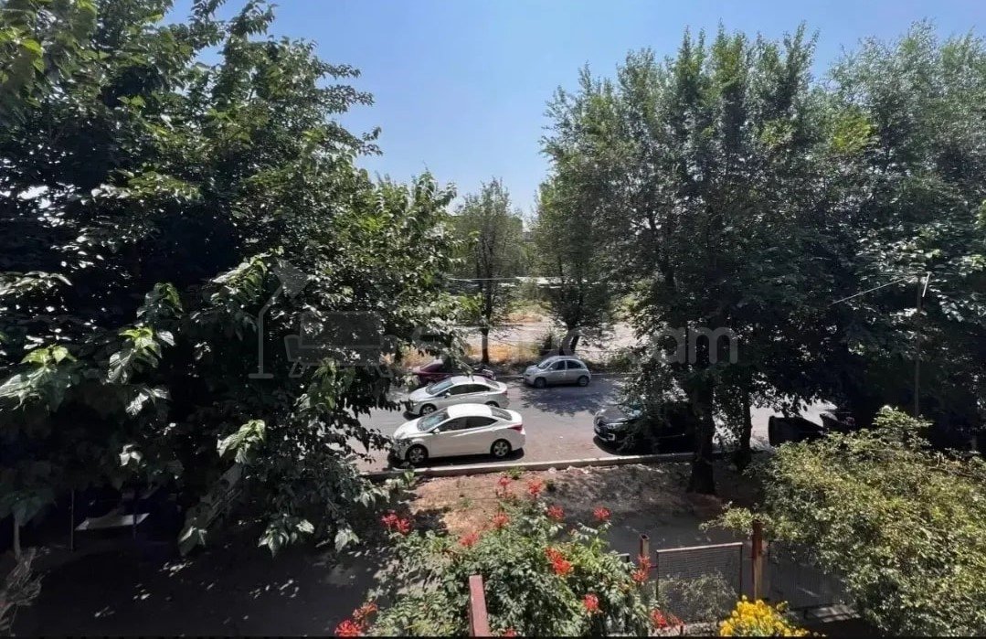 3 Սենյականոց Բնակարան, 80քմ, 2/9 հարկ, Պետական Վիճակում