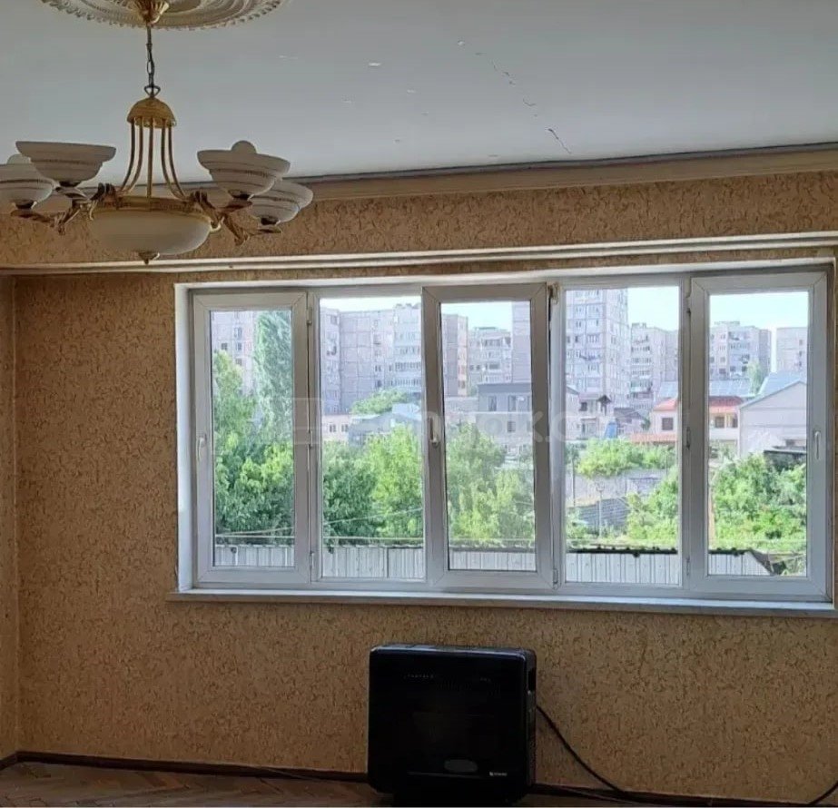 3 Սենյականոց Բնակարան, 80քմ, 2/9 հարկ, Պետական Վիճակում