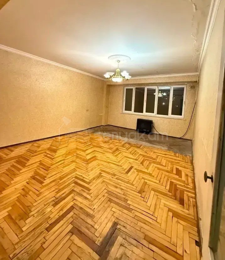 3 Սենյականոց Բնակարան, 80քմ, 2/9 հարկ, Պետական Վիճակում