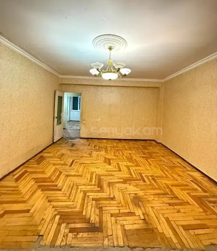 3 Սենյականոց Բնակարան, 80քմ, 2/9 հարկ, Պետական Վիճակում