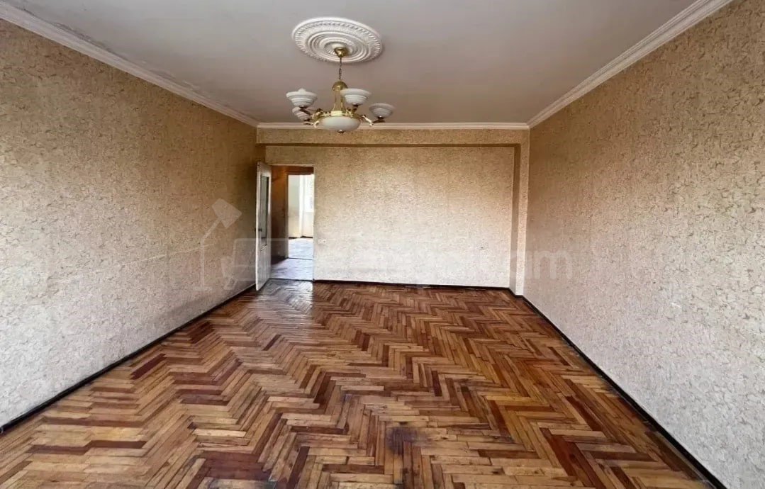 3 Սենյականոց Բնակարան, 80քմ, 2/9 հարկ, Պետական Վիճակում