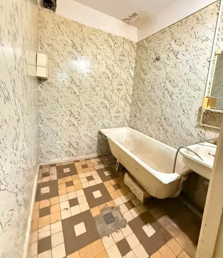 3 Սենյականոց Բնակարան, 80քմ, 2/9 հարկ, Պետական Վիճակում