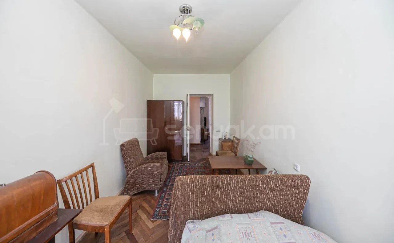 3 Սենյականոց Բնակարան Քարե Շենքում, 76քմ, 5/5 հարկ, Նորմալ Վիճակում