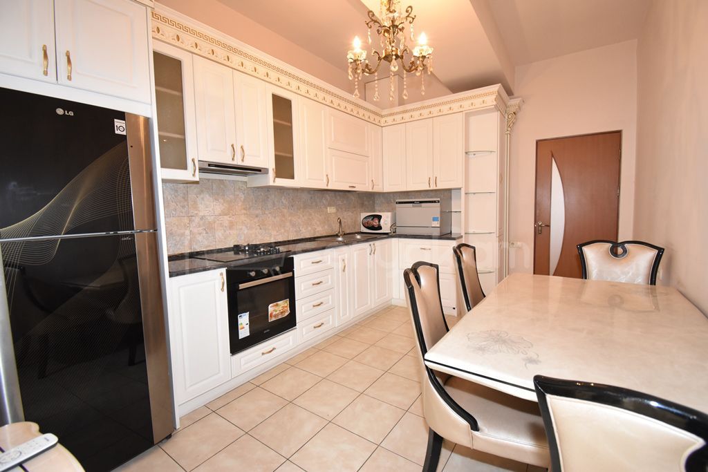 4 Սենյականոց Բնակարան Նորակառույցում, 140քմ, 3/8 հարկ, Կապիտալ Վերանորոգված