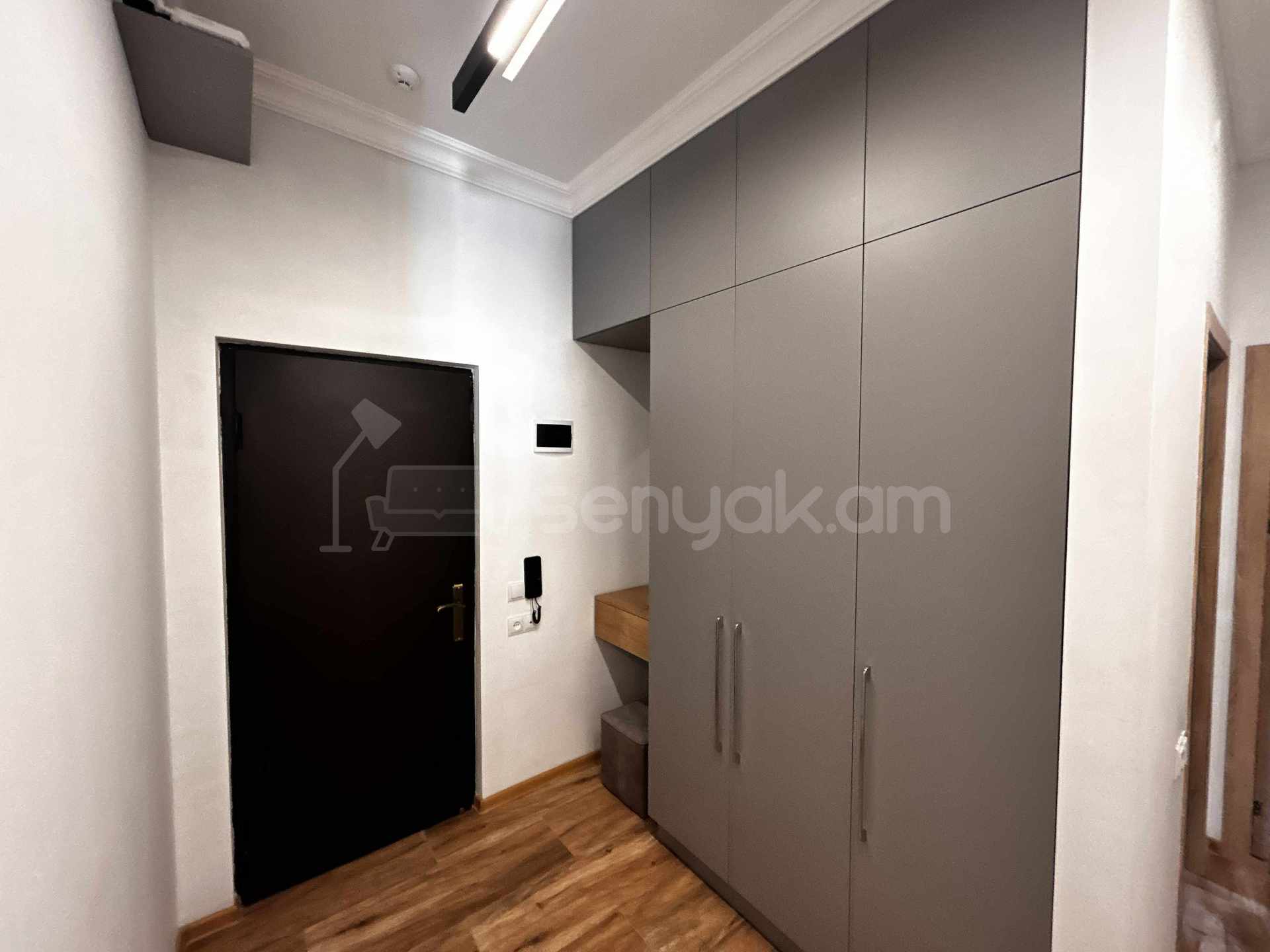 3 Սենյականոց Բնակարան Նորակառույցում, 80քմ, 12/17 հարկ, Դիզայներական Վերանորոգված, Կահավորված