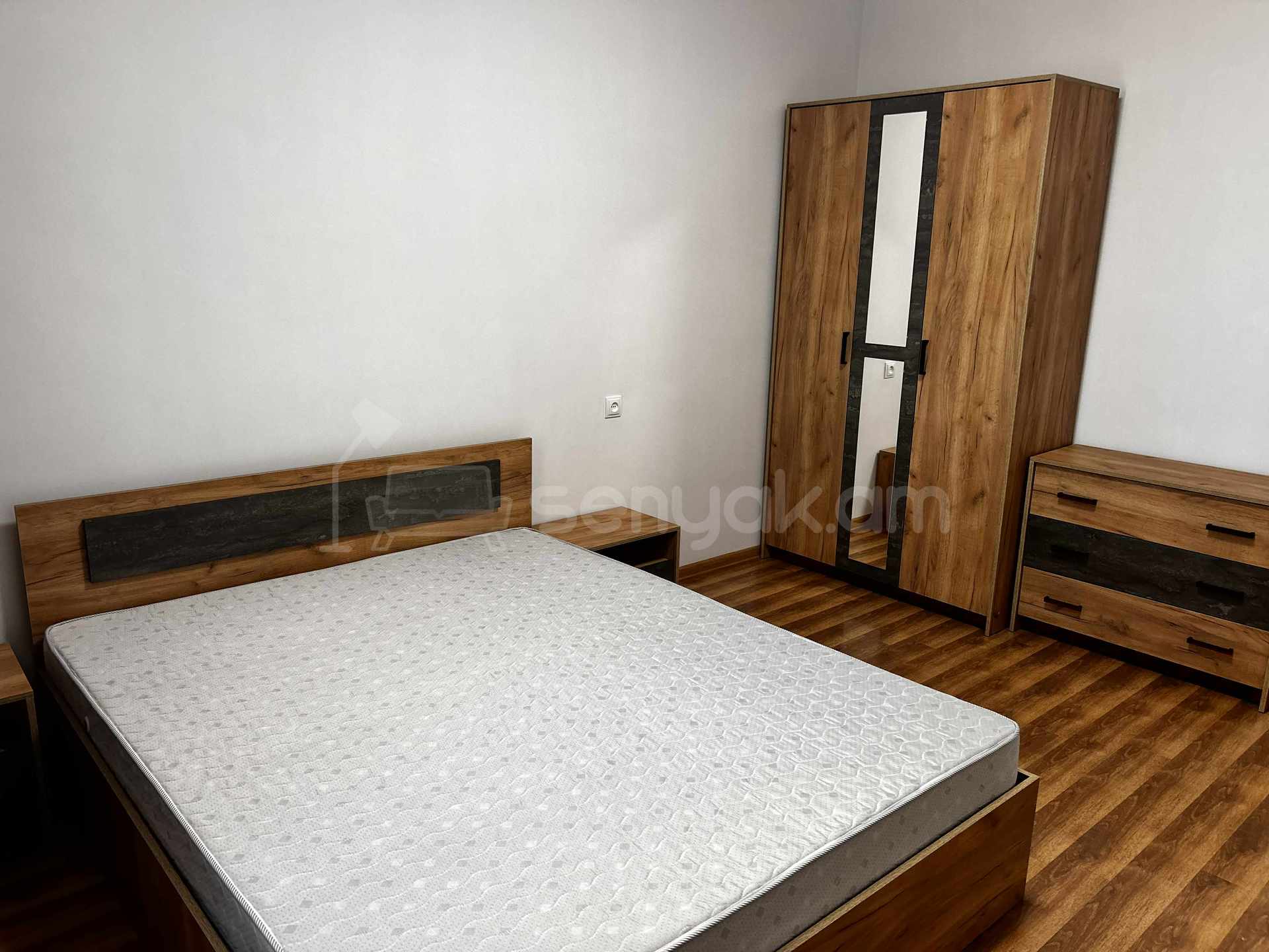 3 Սենյականոց Բնակարան Նորակառույցում, 80քմ, 12/17 հարկ, Դիզայներական Վերանորոգված, Կահավորված