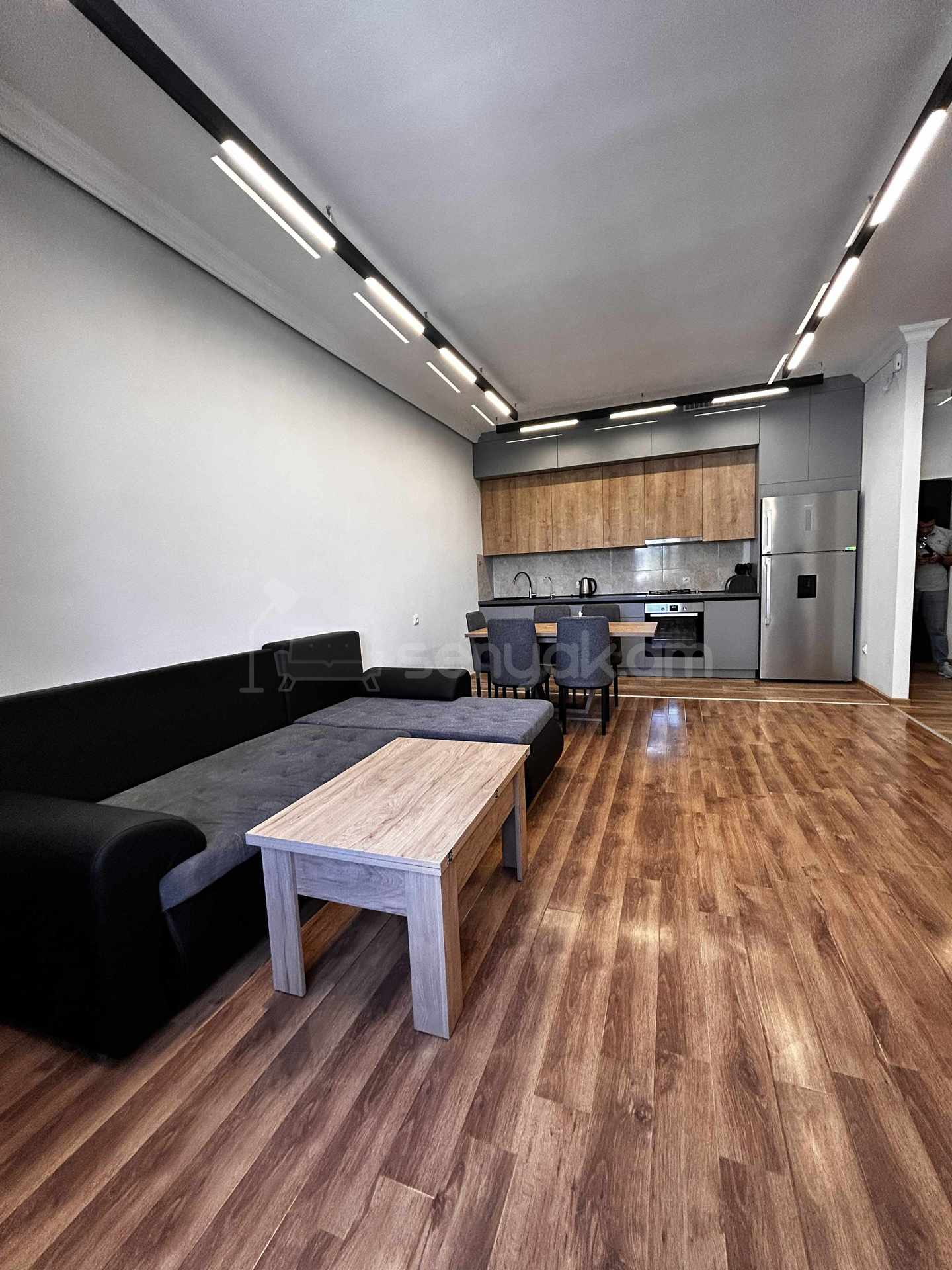 3 Սենյականոց Բնակարան Նորակառույցում, 80քմ, 12/17 հարկ, Դիզայներական Վերանորոգված, Կահավորված