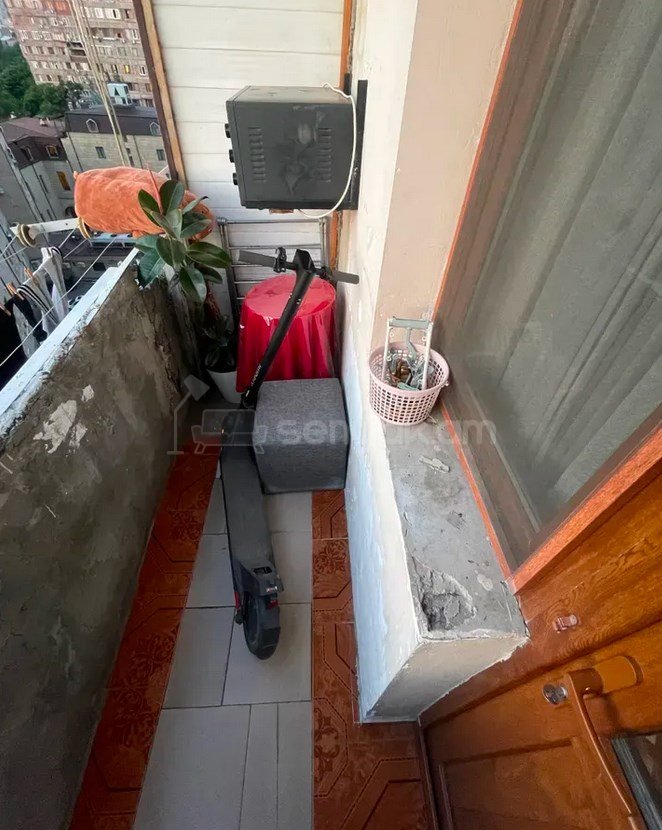 2 Սենյականոց Բնակարան, 42քմ, 9/9 հարկ, Կոսմետիկ Վերանորոգված