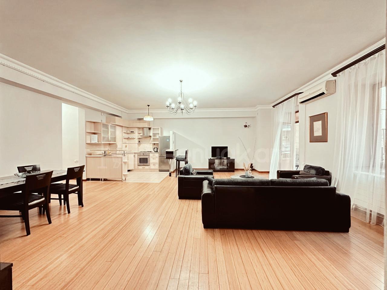 3 Սենյականոց Բնակարան, 110քմ, 4/10 հարկ, Կապիտալ Վերանորոգված, Կահավորված, Արևկող