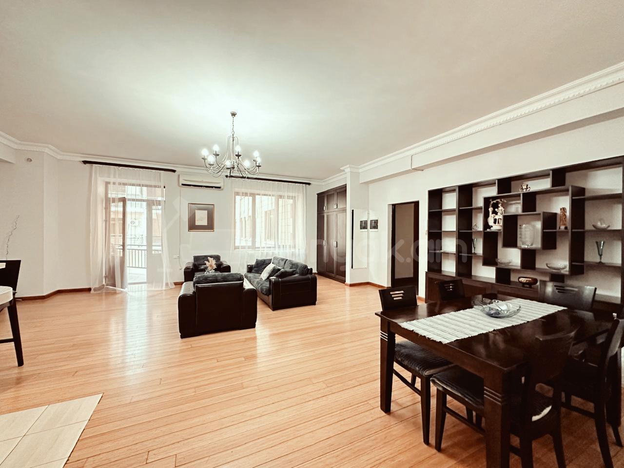 3 Սենյականոց Բնակարան, 110քմ, 4/10 հարկ, Կապիտալ Վերանորոգված, Կահավորված, Արևկող