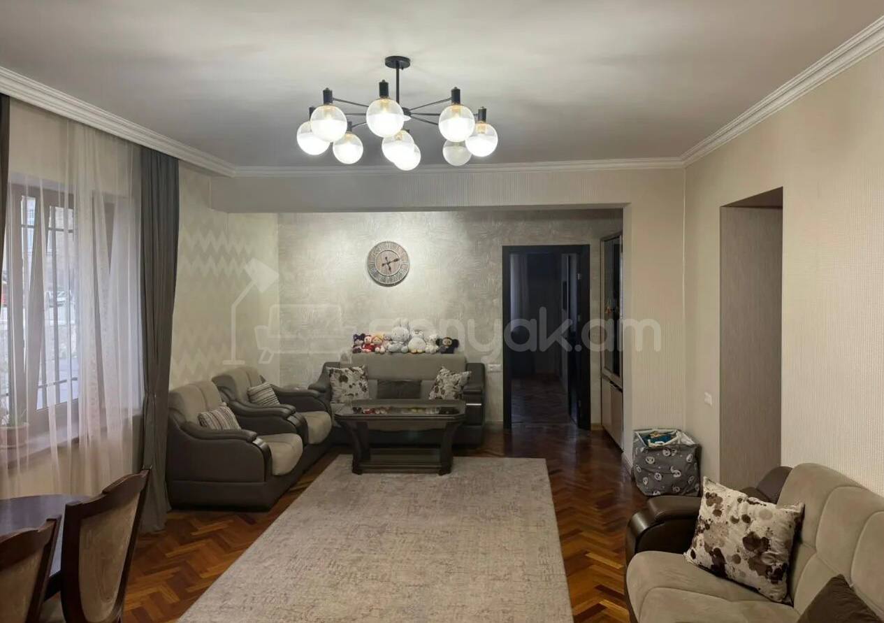 3 Սենյականոց Բնակարան Քարե Շենքում, 85քմ, 1/3 հարկ, Կապիտալ Վերանորոգված