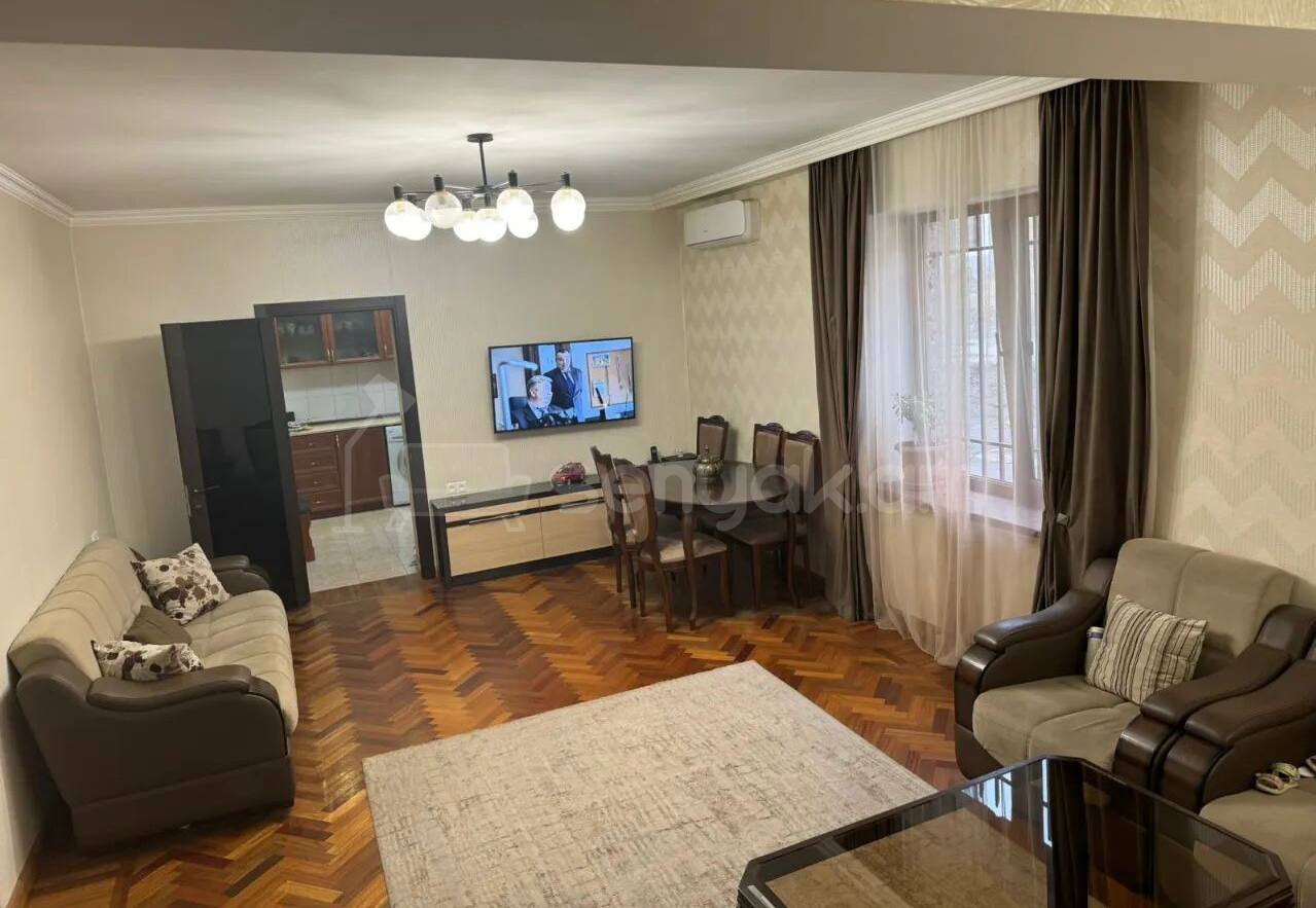 3 Սենյականոց Բնակարան Քարե Շենքում, 85քմ, 1/3 հարկ, Կապիտալ Վերանորոգված