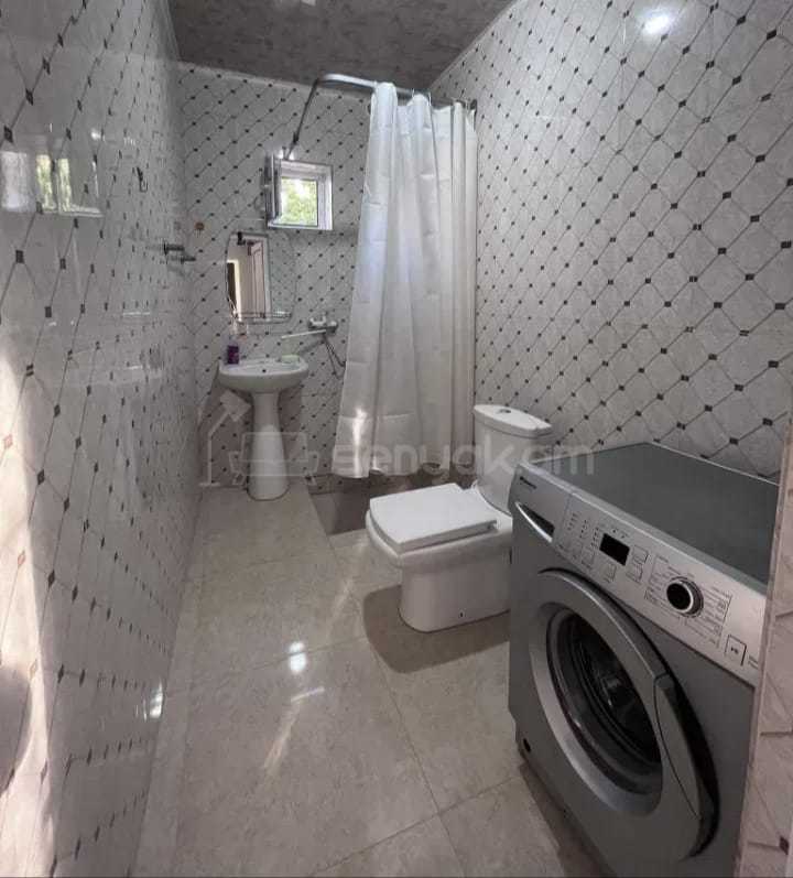 2 Սենյականոց Բնակարան Քարե Շենքում, 44քմ, 1/1 հարկ, Նորմալ Վիճակում, Կահավորված