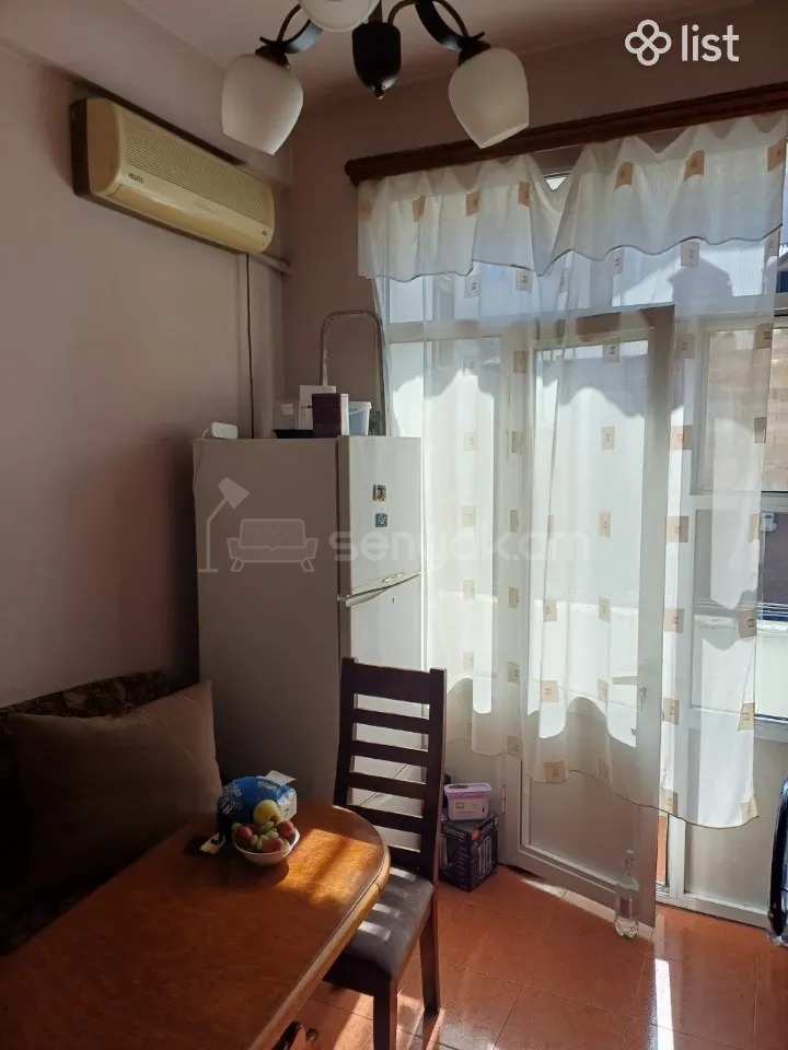 3 Սենյականոց Բնակարան Քարե Շենքում, 56քմ, 3/5 հարկ, Կապիտալ Վերանորոգված, Կահավորված, Արևկող