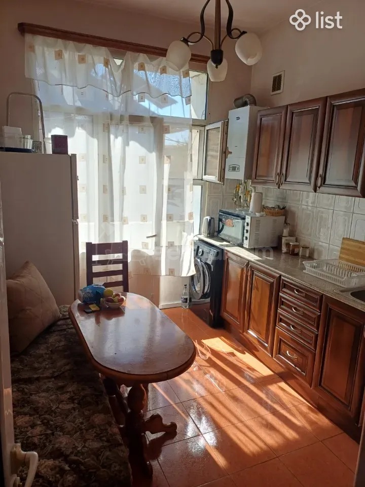 3 Սենյականոց Բնակարան Քարե Շենքում, 56քմ, 3/5 հարկ, Կապիտալ Վերանորոգված, Կահավորված, Արևկող