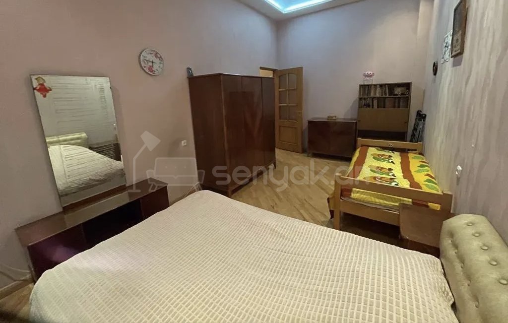 3 Սենյականոց Բնակարան Քարե Շենքում, 68քմ, 3/5 հարկ, Կապիտալ Վերանորոգված, Կահավորված, Արևկող