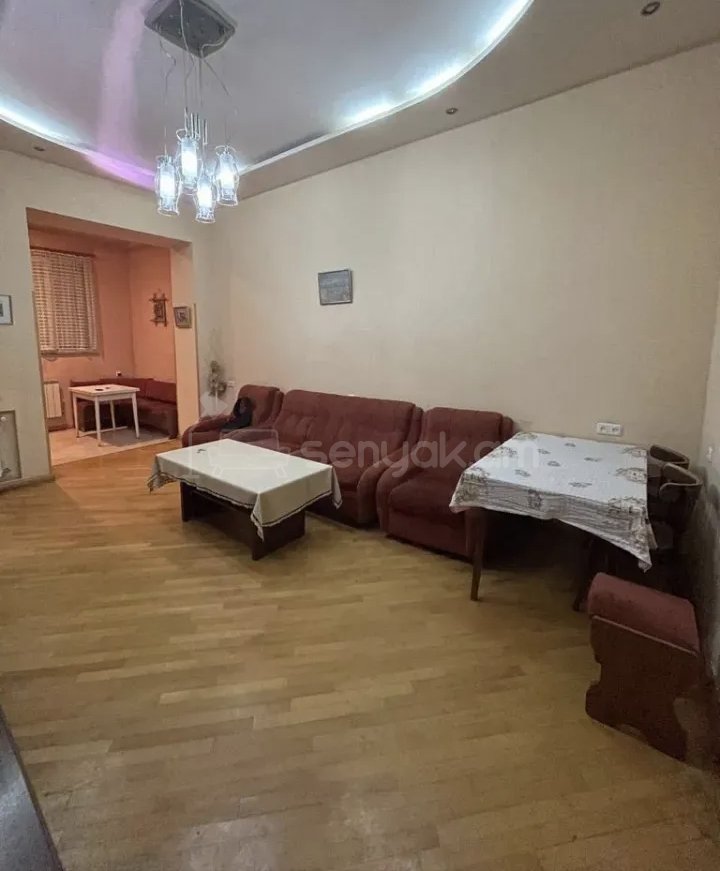 3 Սենյականոց Բնակարան Քարե Շենքում, 68քմ, 3/5 հարկ, Կապիտալ Վերանորոգված, Կահավորված, Արևկող