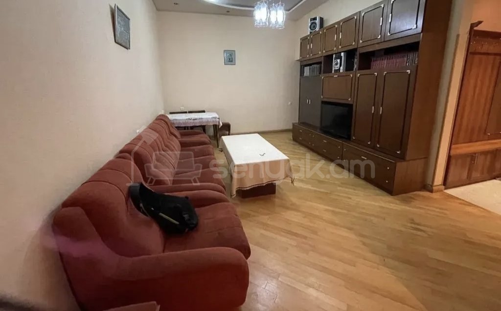 3 Սենյականոց Բնակարան Քարե Շենքում, 68քմ, 3/5 հարկ, Կապիտալ Վերանորոգված, Կահավորված, Արևկող